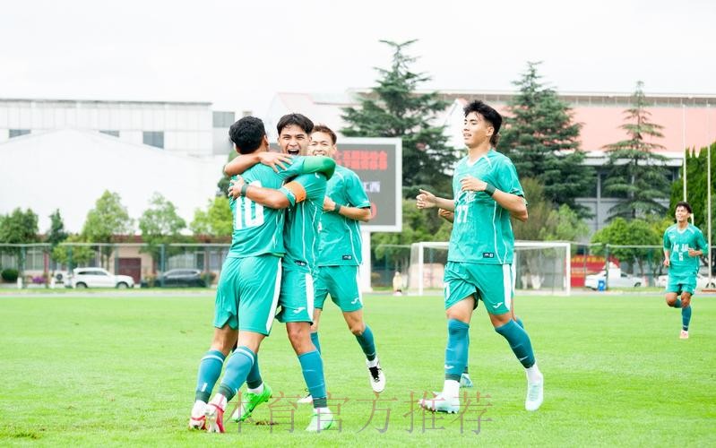 十五运男足U20资格赛打响 青春激扬燃动三地赛场 十五运男足U20资格赛打响 青春激扬燃动三地赛场